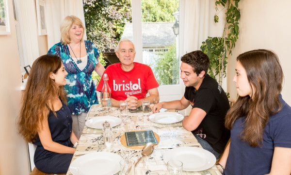 Språkkurs boende i familj – Bristol
