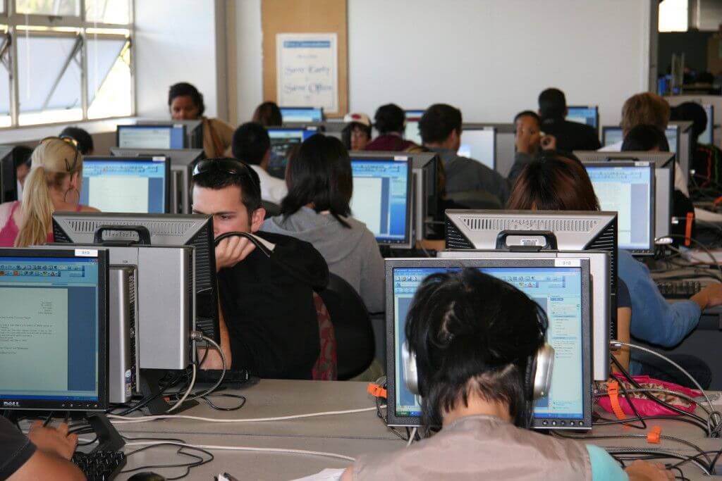 Studera på SMC-Computer Classroom