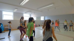 Ilfracombe-street-dance-Practising-the-Routine