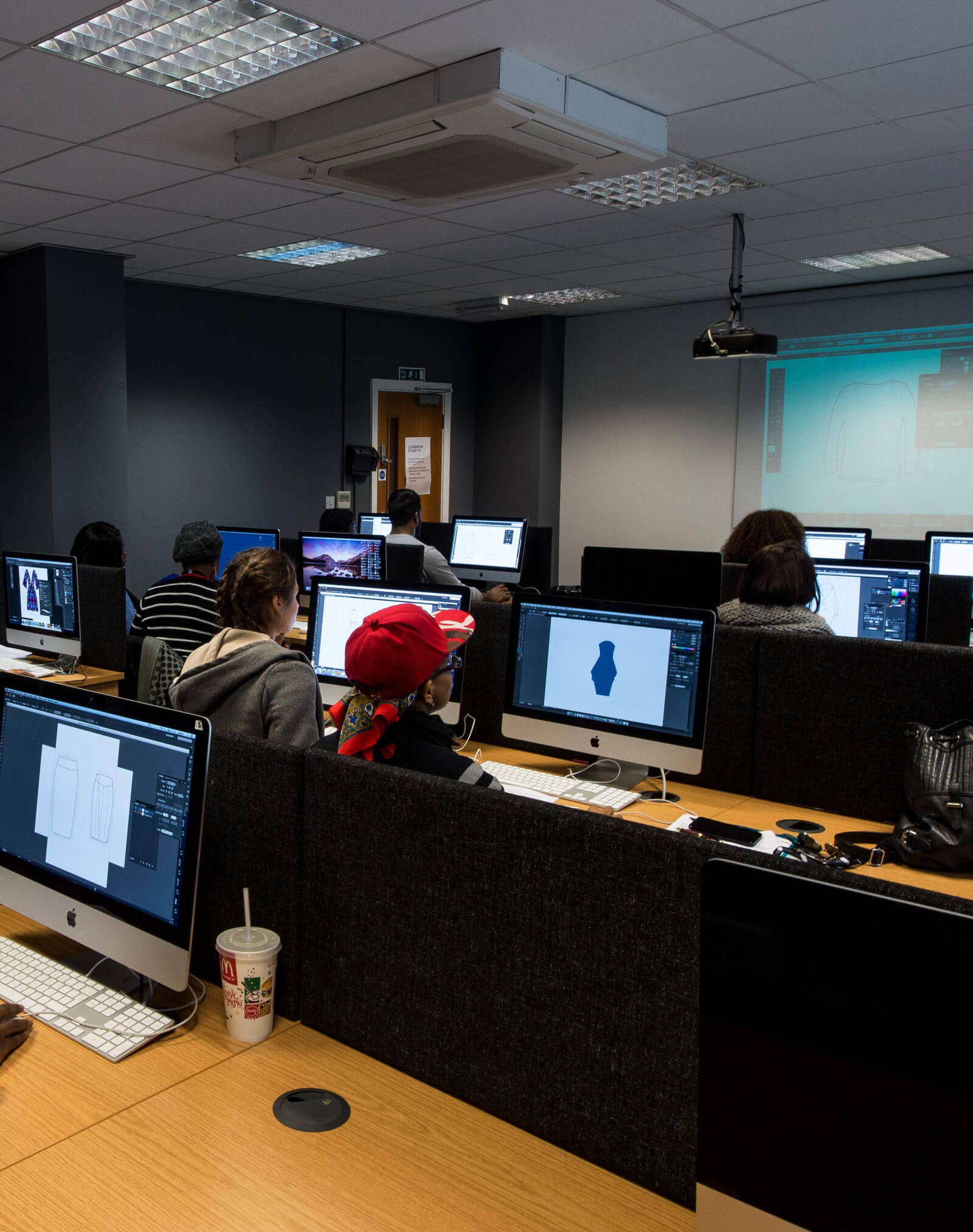 Utbildning i Grafisk Design LCCA i London, England